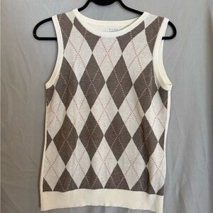 ALFRED SUNG Argyle Knit Sweater Vest in Brown and Cream